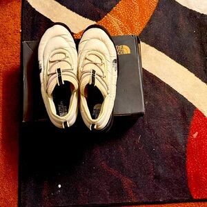 The North Face  NSE Low Clogs Sandstone/Black Mens Size 10 New Thermoball